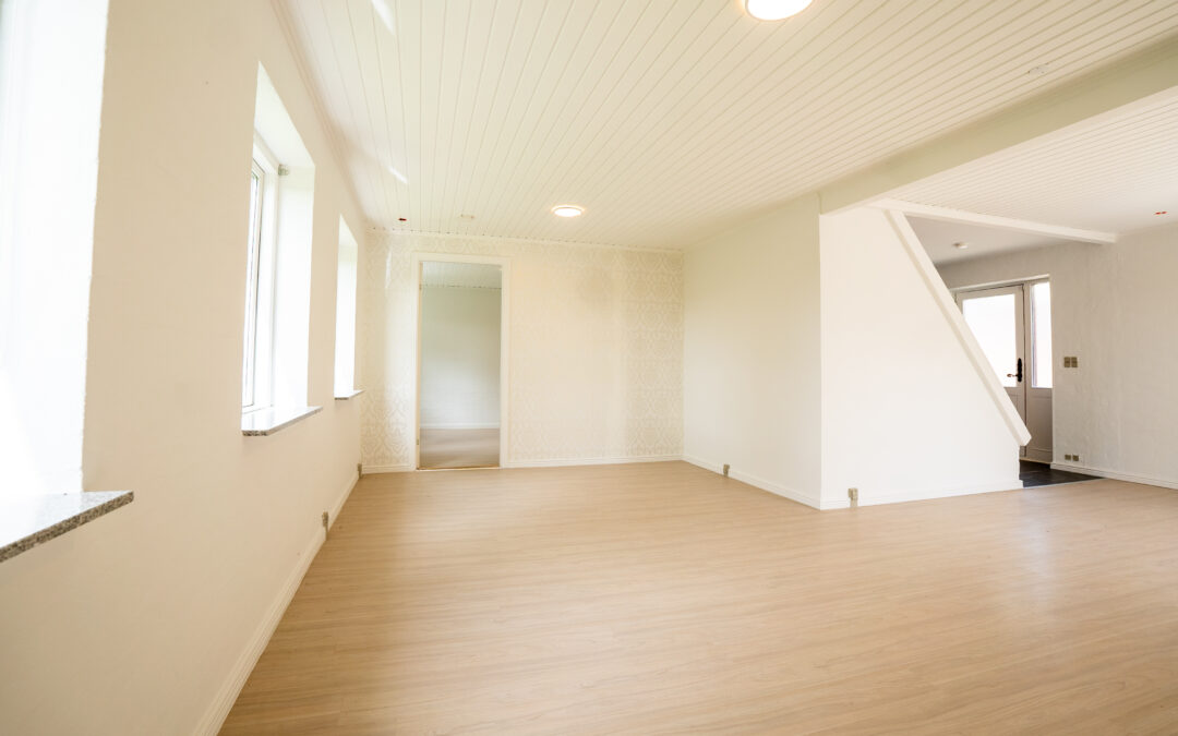 stort rum med tapet i botilbuddet HabitusHuset Maglebyvej